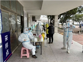 泰榕志愿者在工作 泰榕志愿者在工作